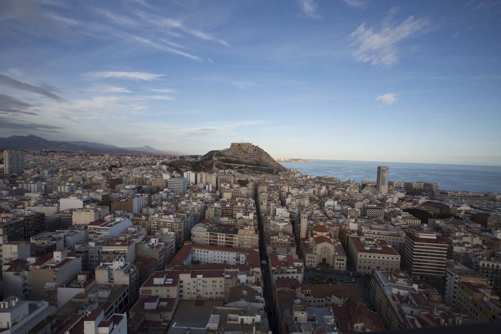 Alicante Skylights Apartments Номер фото